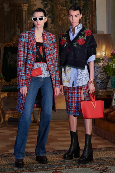 Look 17